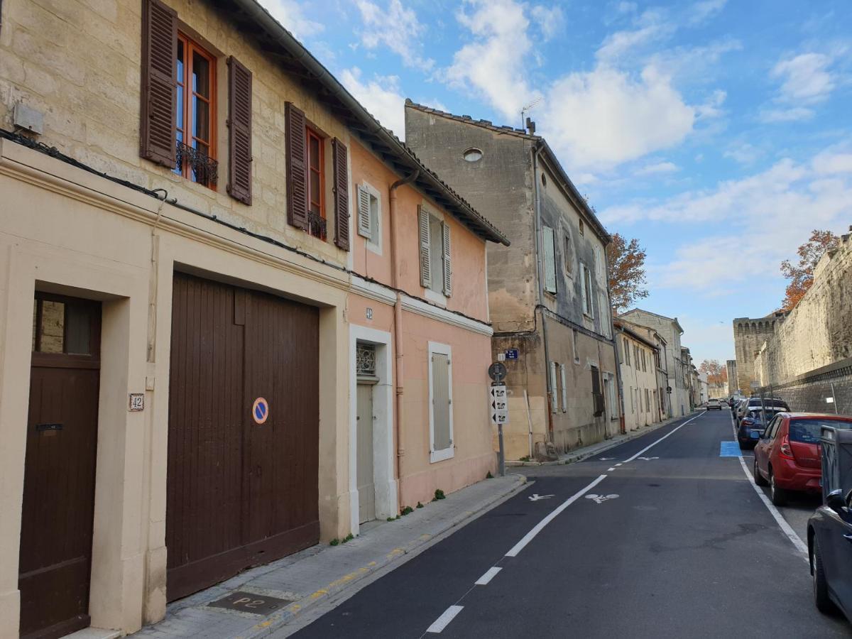 Ferienwohnung Le Logis De La Tour Avignon Exterior foto